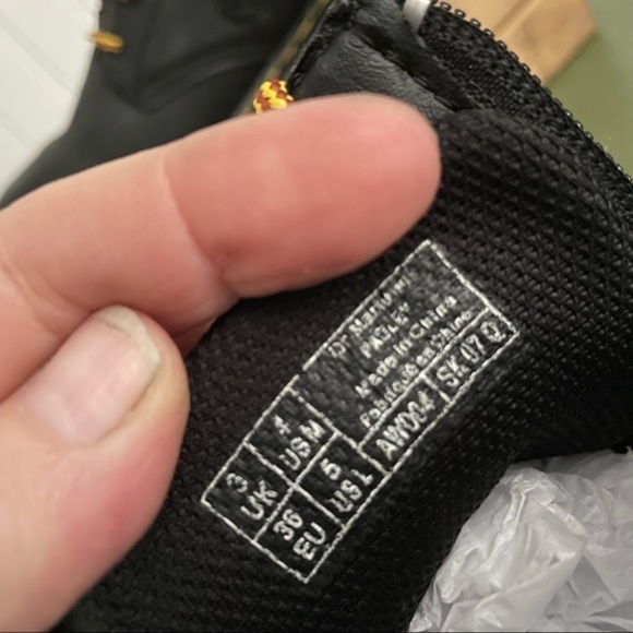 Dr. Martens PADLEY Black Leather Ankle Boots w Zipper - Picture 4 of 8